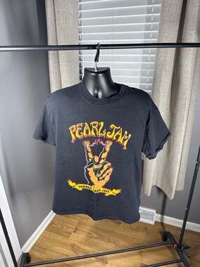 Vintage 2006 Pearl Jam Summer Tour Concert T-Shirt - Skeleton & Peace
